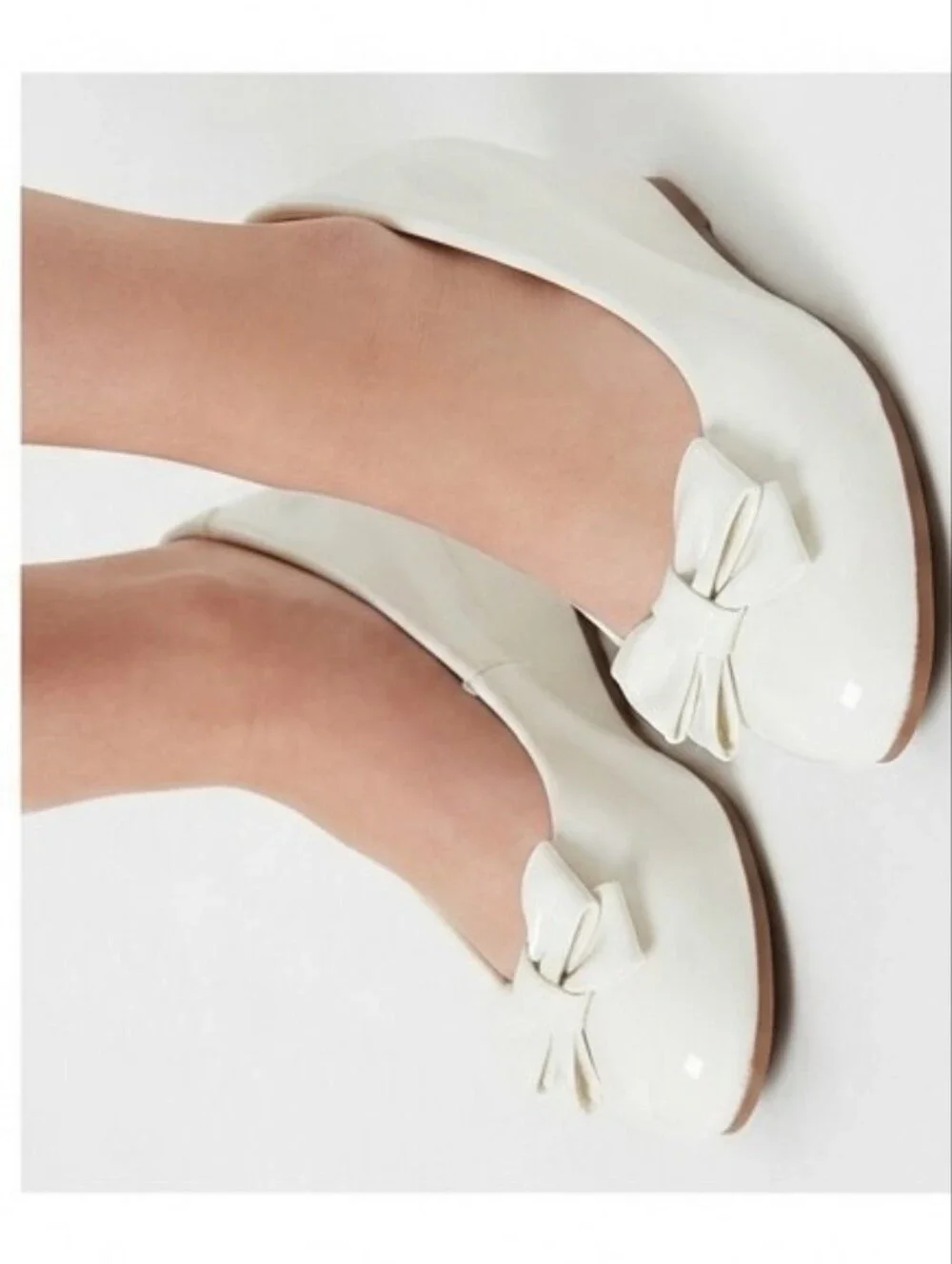 White Bow Low Wedge Dress Shoes Heels Size 5M Youth Kids Special Event GB Girls